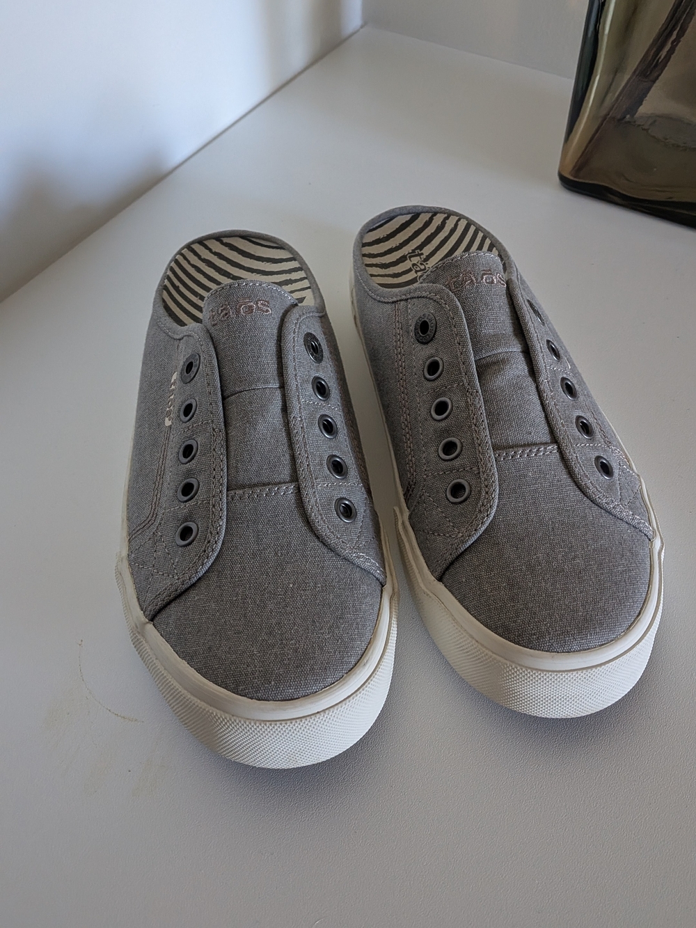 Taos Footwear Gray Slip-On Canvas Loafers with White Sole
